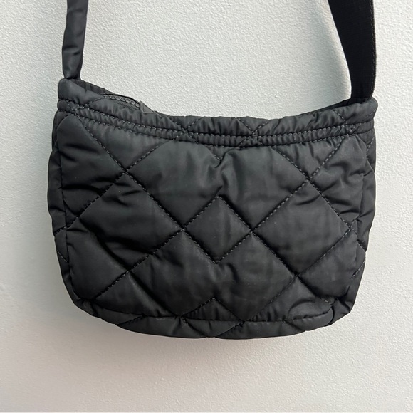 Marc Jacob’s Quilted Logo Crossbody Bag - Picture 5 of 7